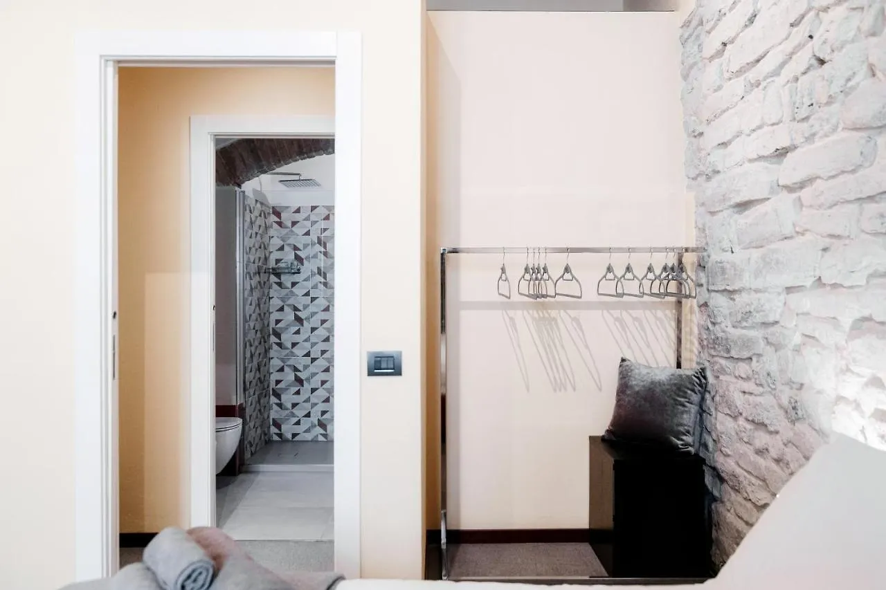 Penzion Historical Suites - The House Of Travelers Como Itálie