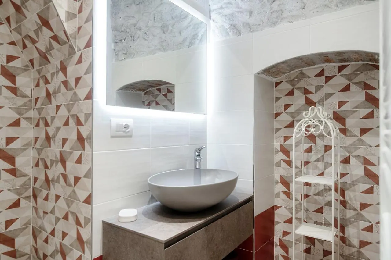Historical Suites - The House Of Travelers Como Penzion