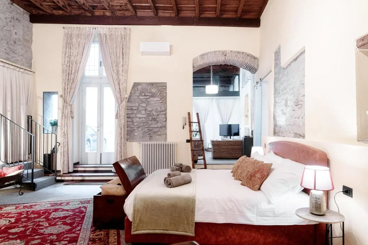 Historical Suites - The House Of Travelers Como 0*,