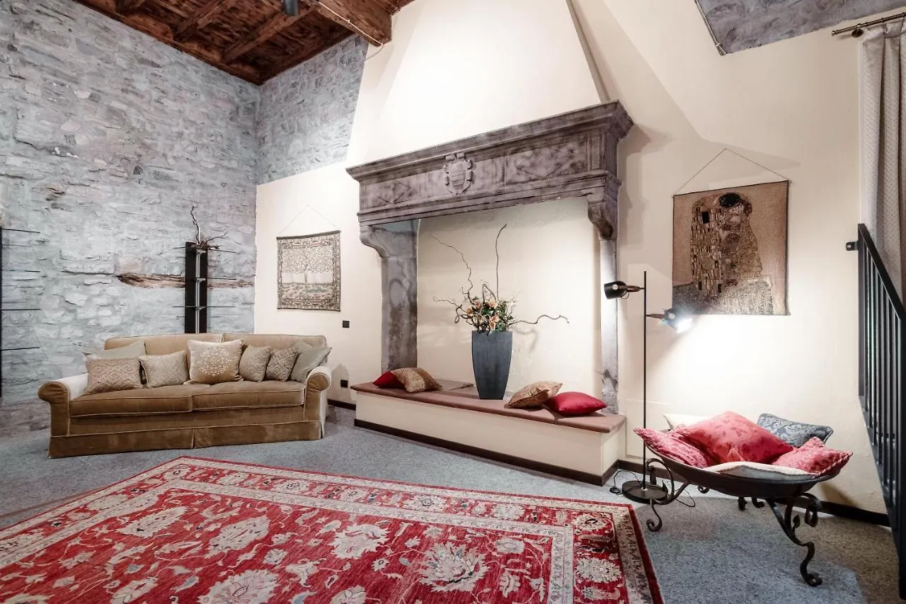Historical Suites - The House Of Travelers Como