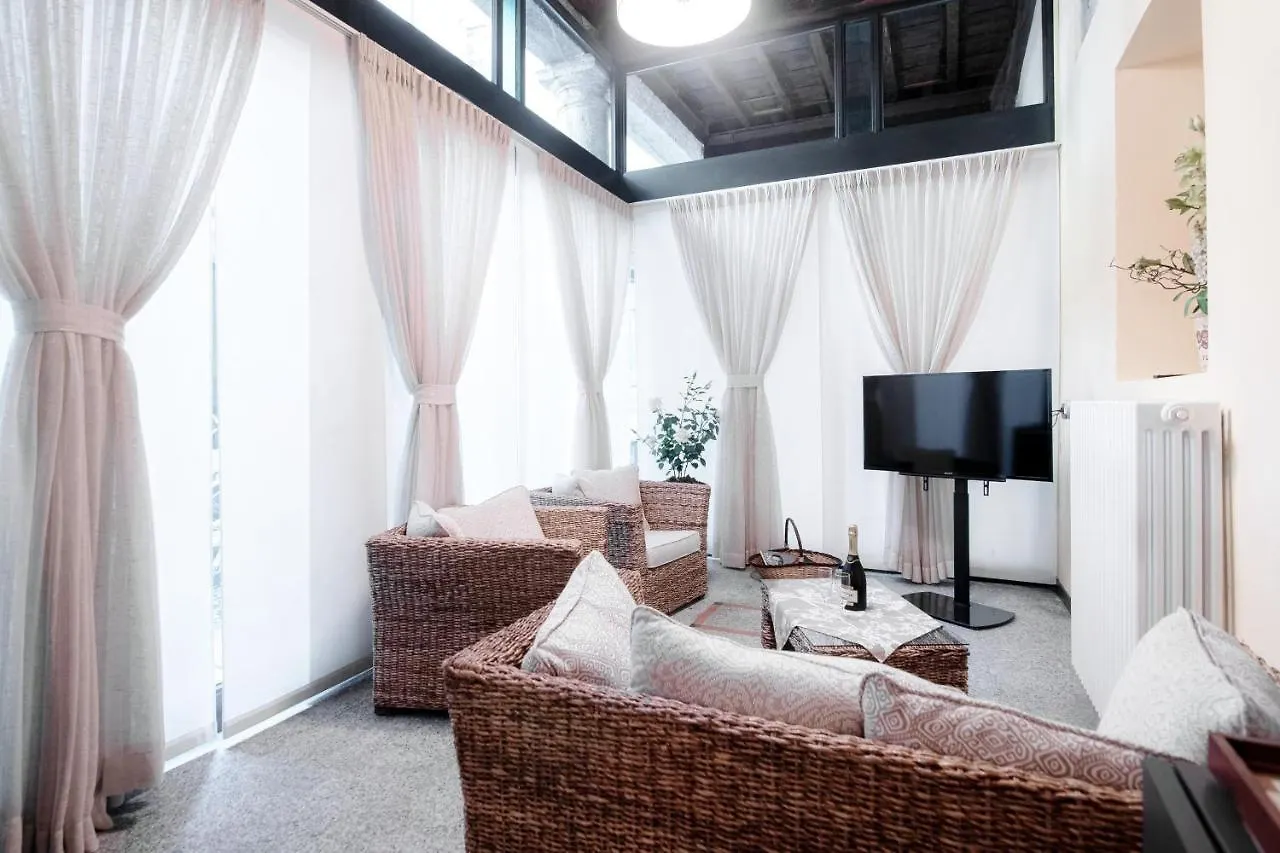 Affittacamere Historical Suites - The House Of Travelers Côme
