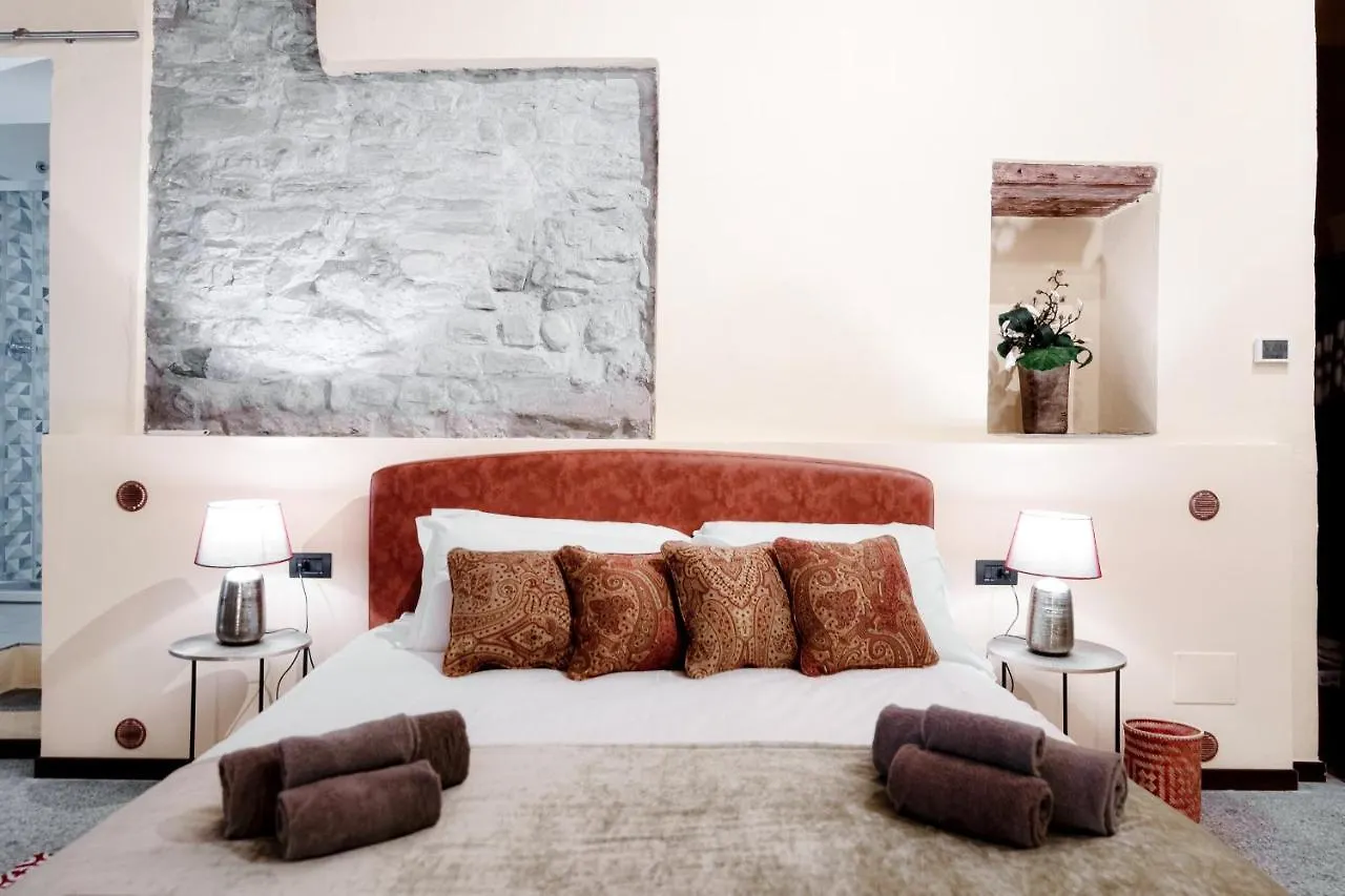 Historical Suites - The House Of Travelers Côme