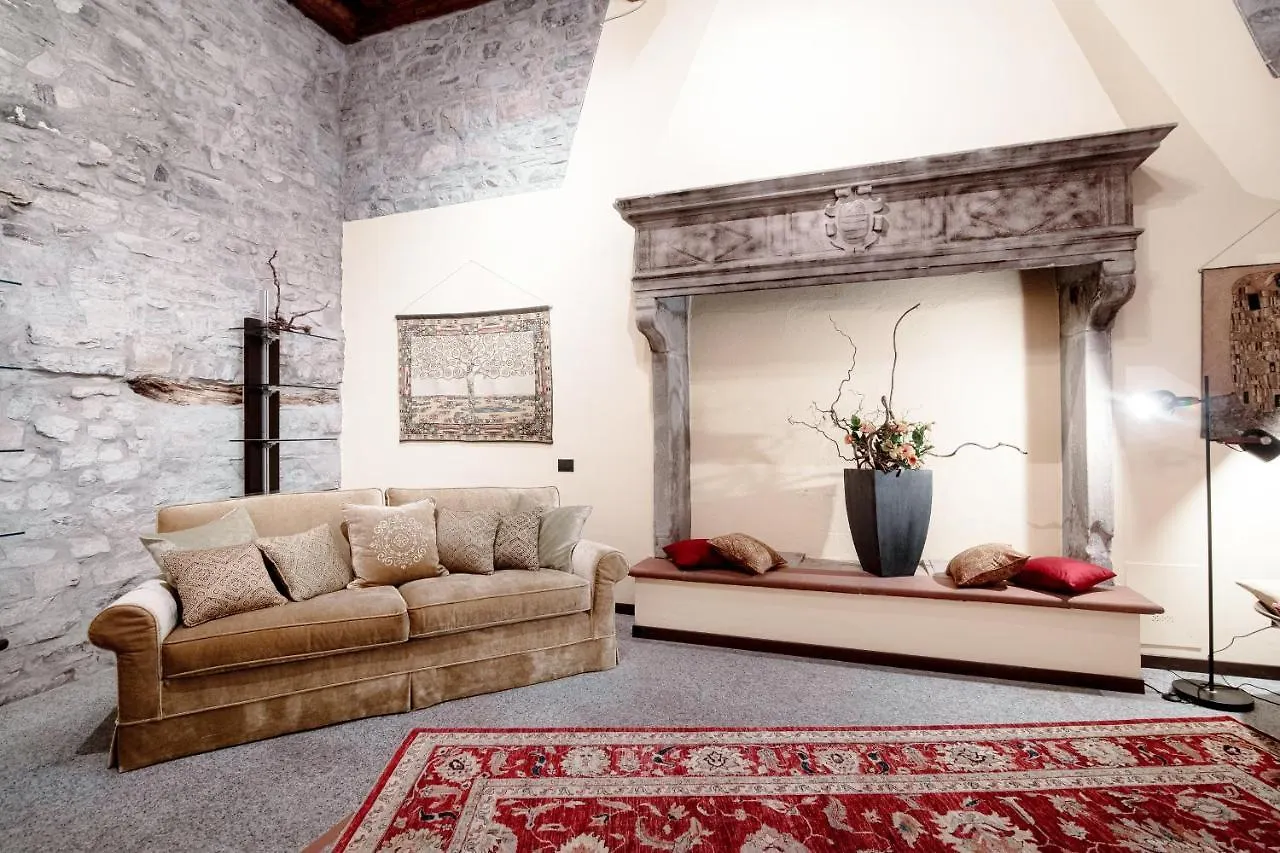 Historical Suites - The House Of Travelers Côme