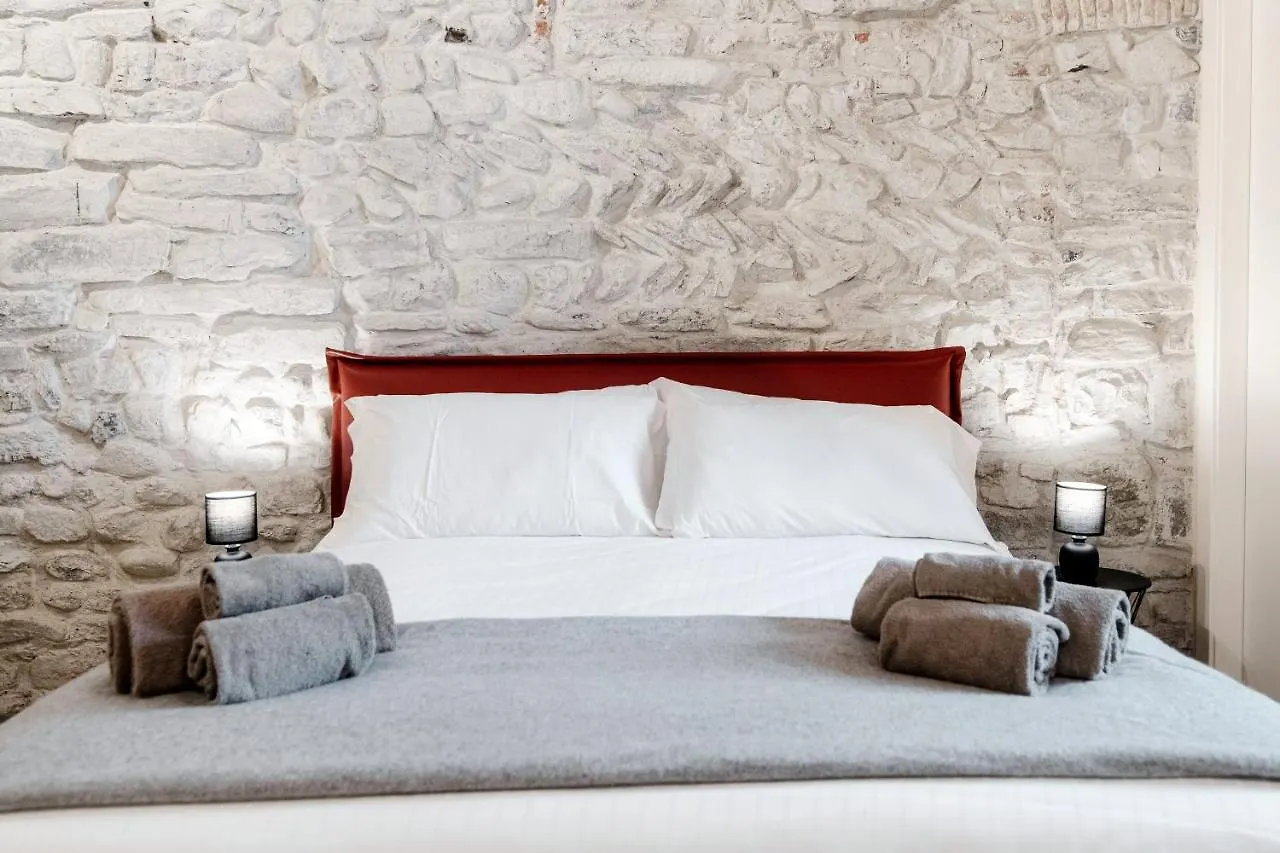 Historical Suites - The House Of Travelers Côme Affittacamere