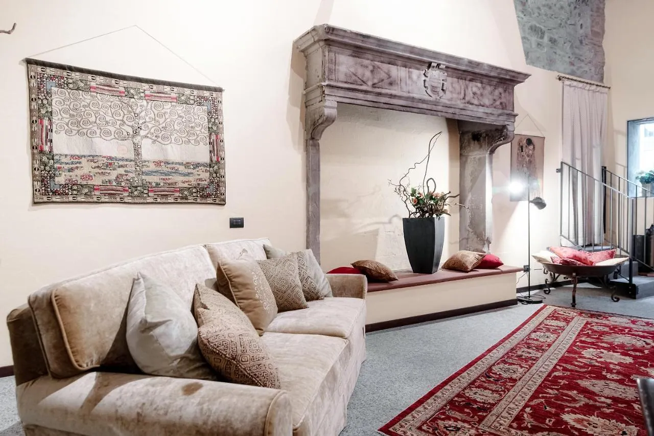 Affittacamere Historical Suites - The House Of Travelers Côme Italia