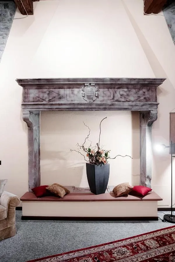 Historical Suites - The House Of Travelers Côme Affittacamere
