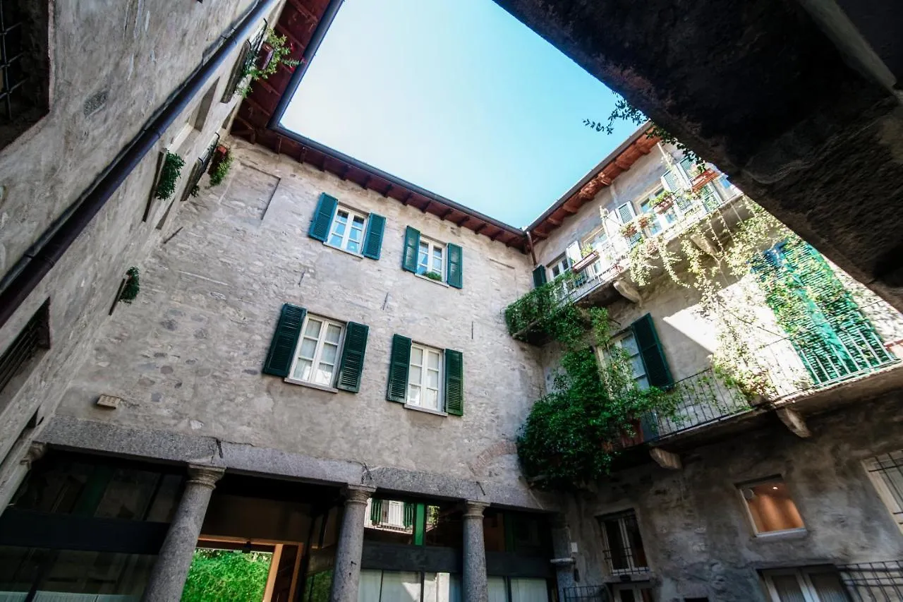 Historical Suites - The House Of Travelers Côme 0*,  Italia