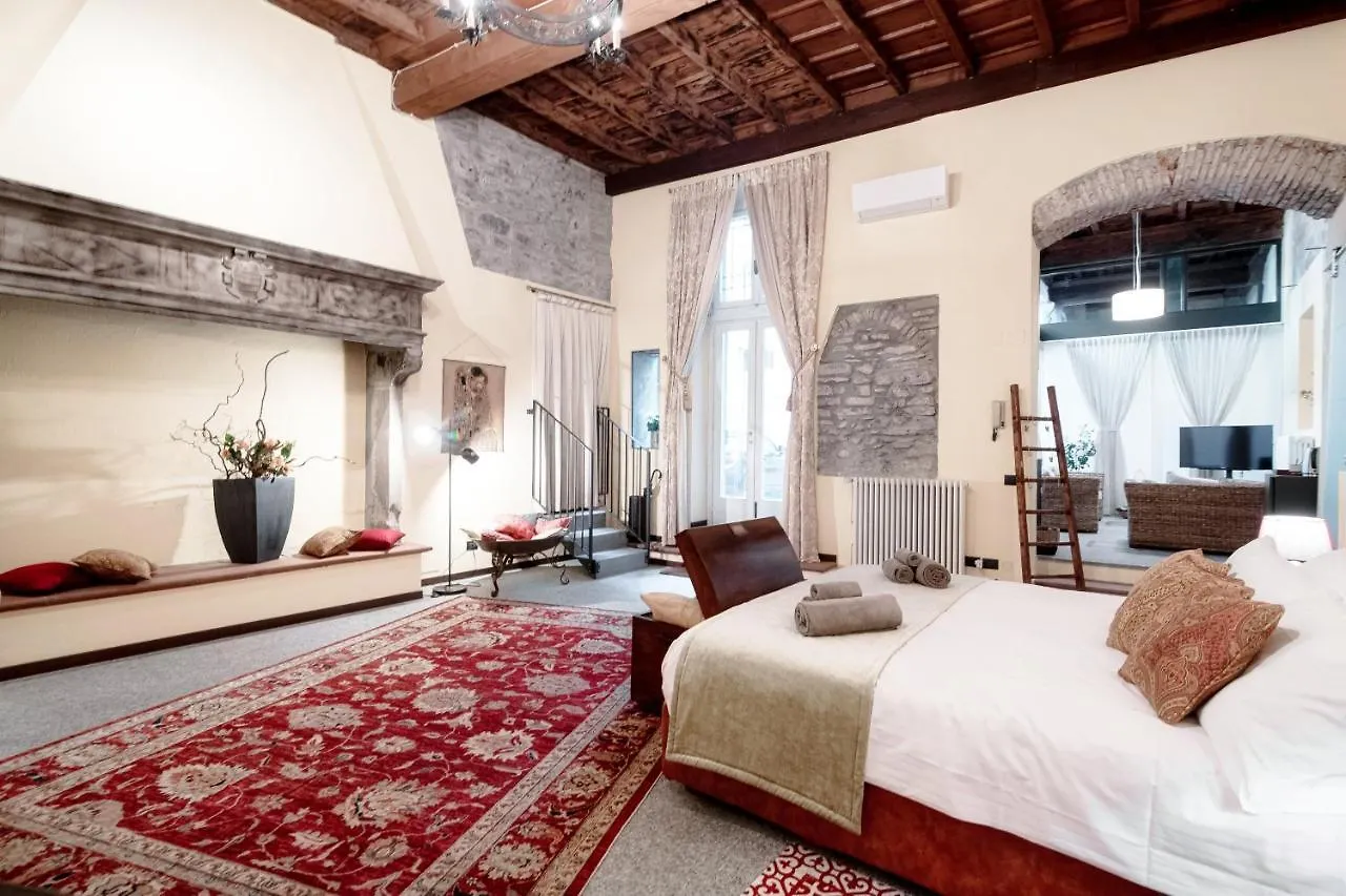 Affittacamere Historical Suites - The House Of Travelers Côme